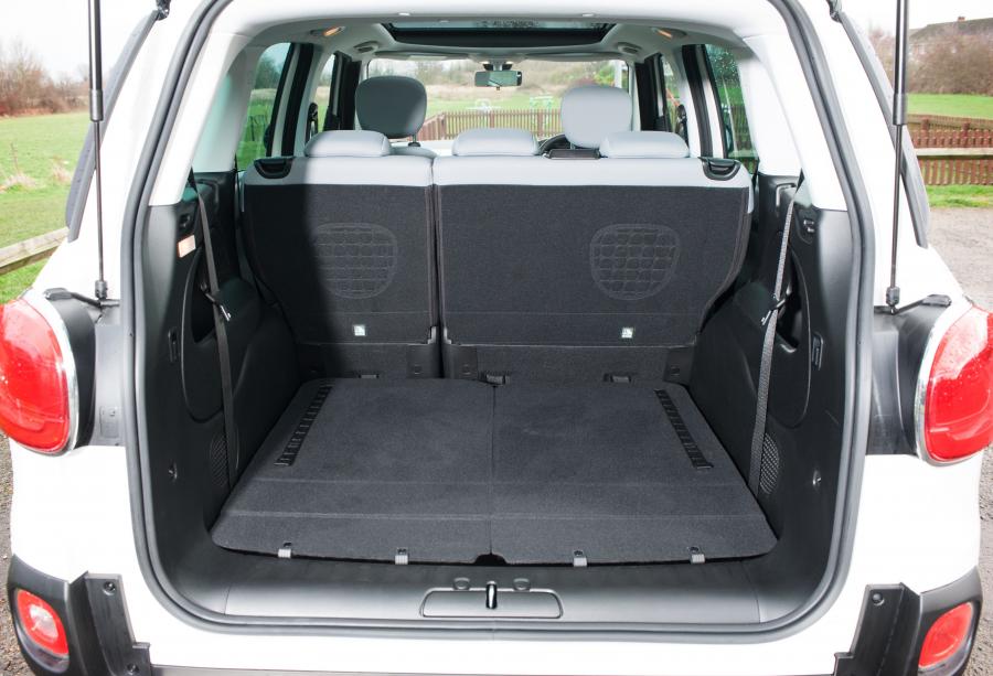  Fiat 500L 2014 года  (UK) (фото 9 из 19)